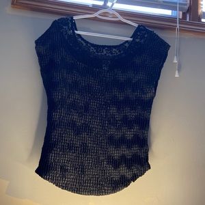 Black shirt sleeve ruffle texture shirt